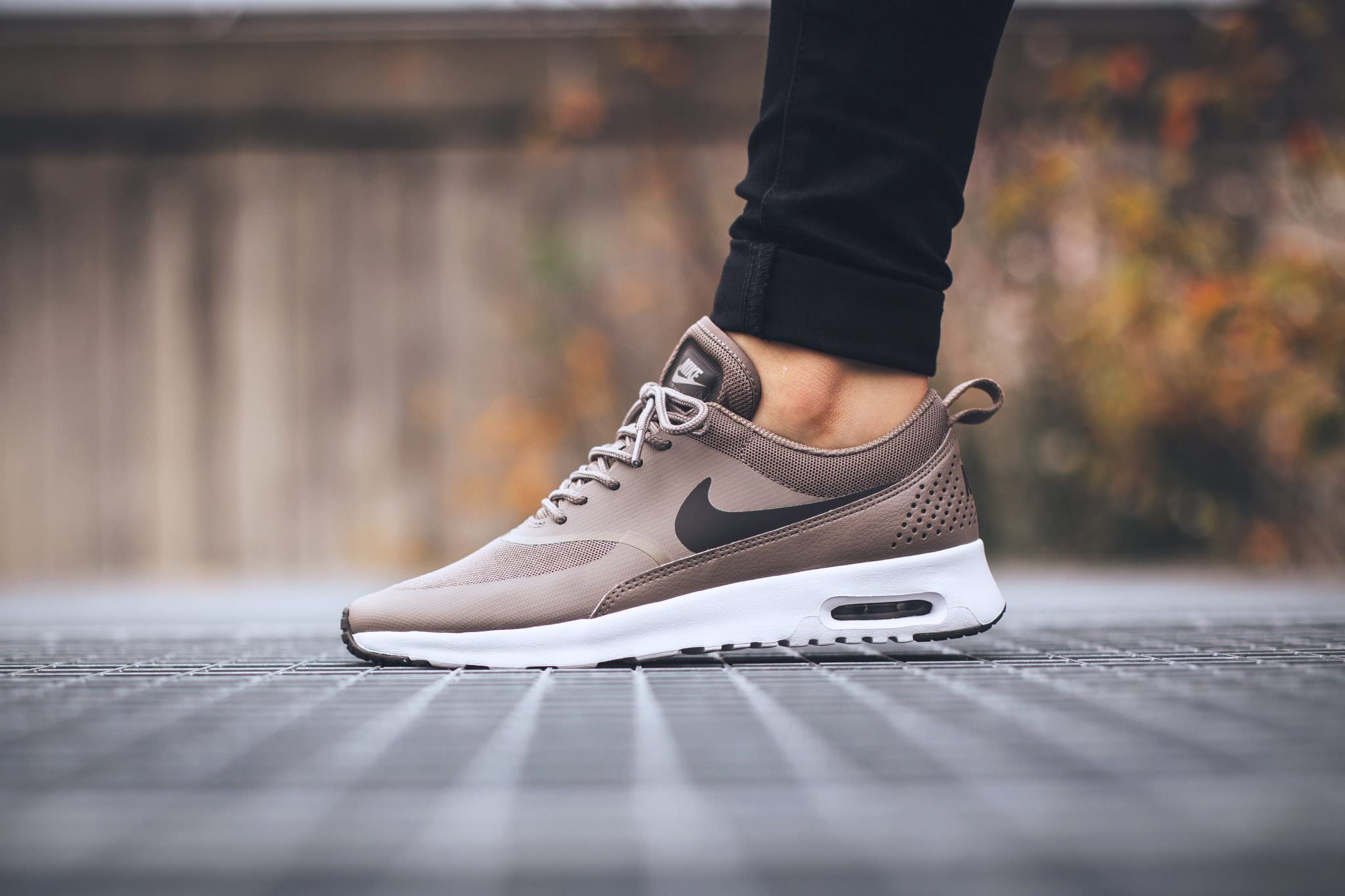 air max thea femme kaki